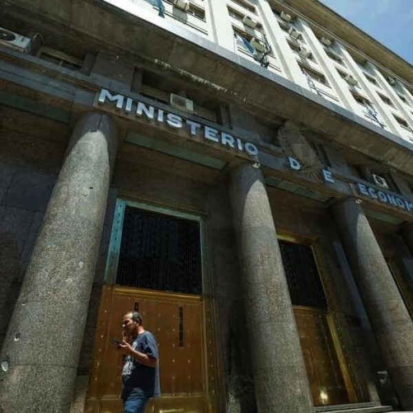El impuesto PAIS para los importadores se reducirá a partir del 2 de septiembre