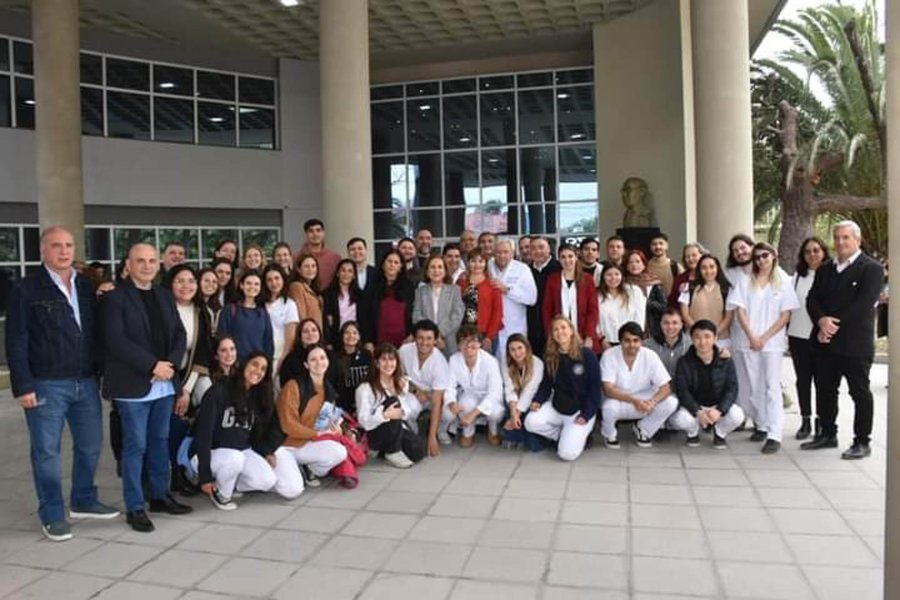 Estudiantes de medicina de Buenos Aires culminan sus prácticas rurales en Santiago