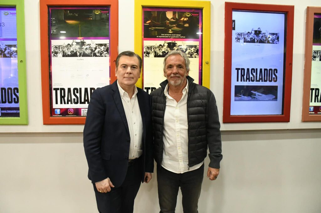 El gobernador Gerardo Zamora asistió al estreno del documental Traslados