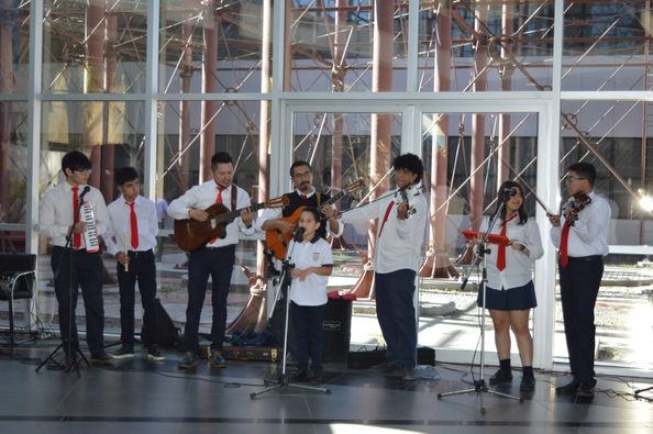 Alumnos festejan el Día del Estudiante con una muestra artística en la Legislatura