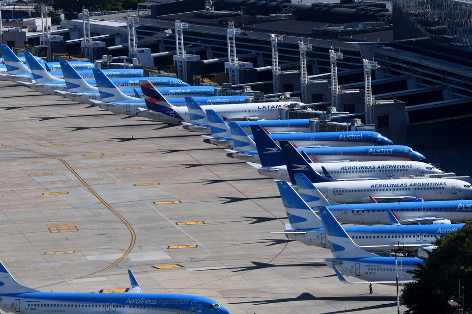 El Gobierno declaró «servicio esencial» al transporte aéreo