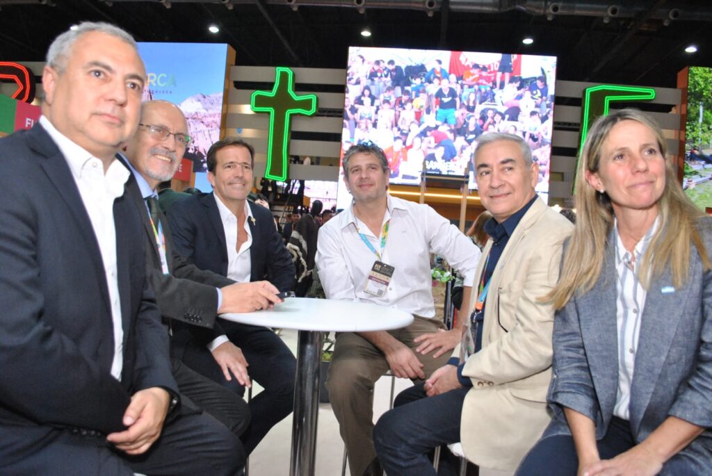 Fructífera jornada de empresarios santiagueños en la Feria Internacional de Turismo con el cierre de importantes operaciones