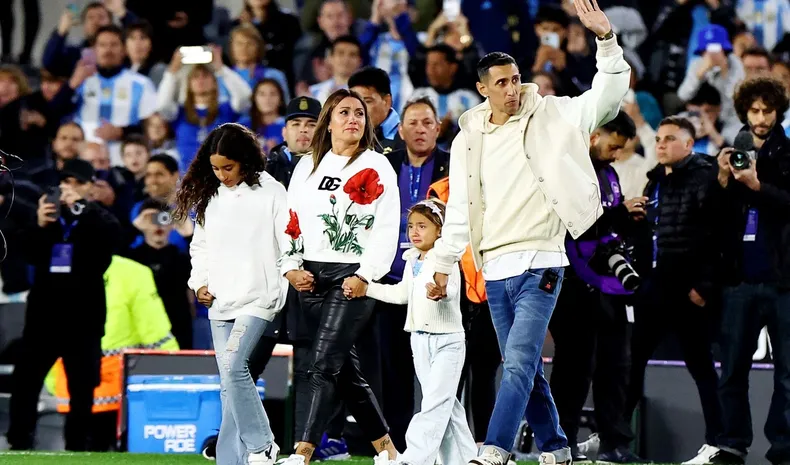 La emotiva despedida a Di María en el Monumental: «Ahora soy un hincha más»