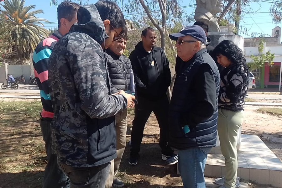 Añatuya: El intendente supervisó las obras en la plaza Belgrano