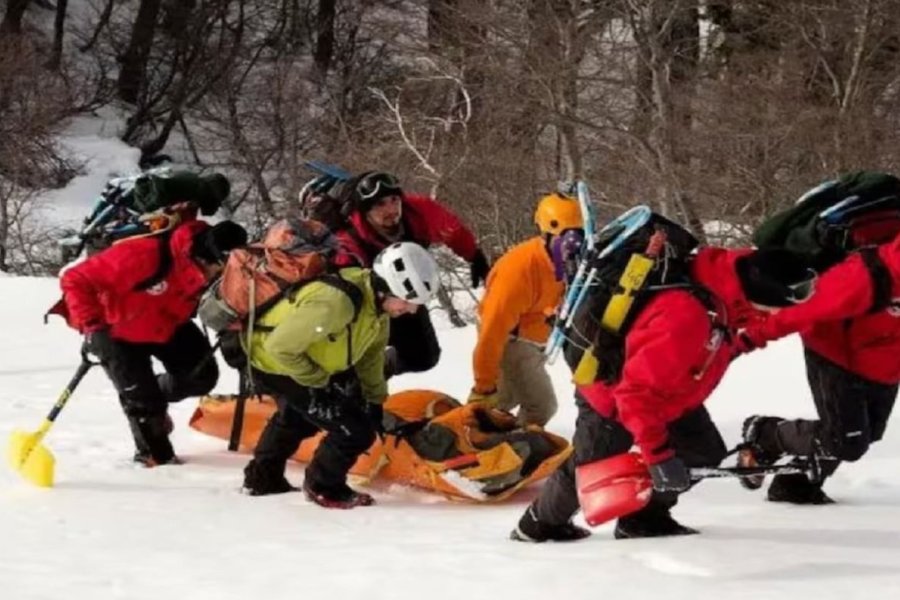 Avalancha en Bariloche: Encontraron al turista cordobés bajo la nieve y con hipotermia