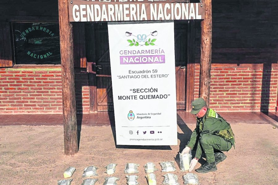 Descubren más de 15 kilos de cocaína en el tanque de combustible de un auto