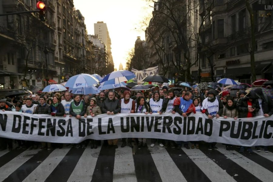 “Universidad pública de calidad con salarios dignos”