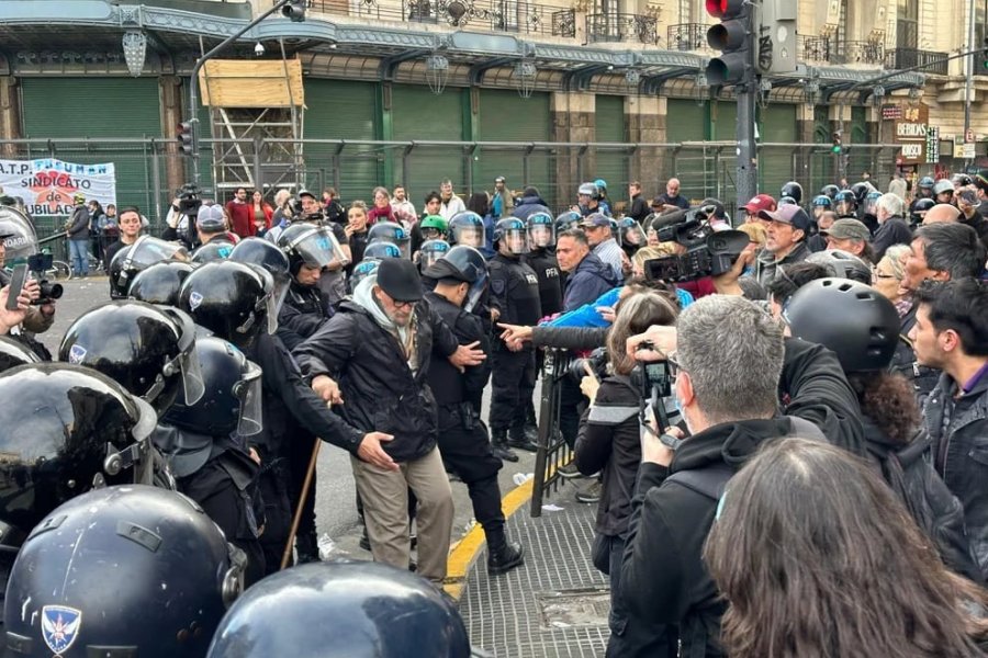 Marcha contra el veto: hay al menos 12 heridos y tres detenidos por los incidentes