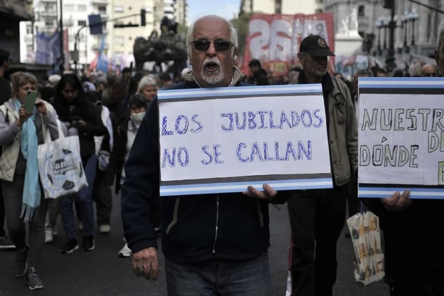 La angustia de los jubilados frente al Congreso: del “no me acuerdo lo que es comer carne” a medicarse “cuando se puede”