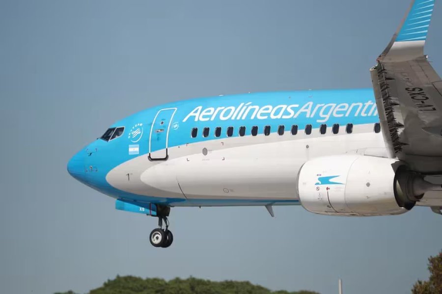 Echaron a 3 pilotos de Aerolíneas por negarse a operar un avión para no avalar “el achique” de la empresa