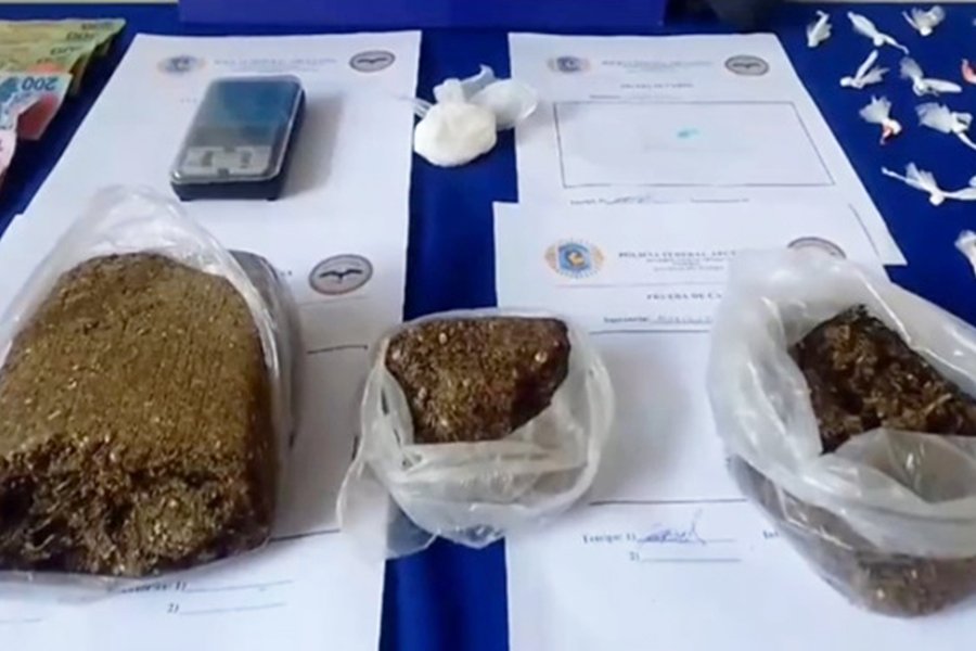 Secuestran cocaína y marihuana en el Bº Sarmiento: Tres aprehendidos