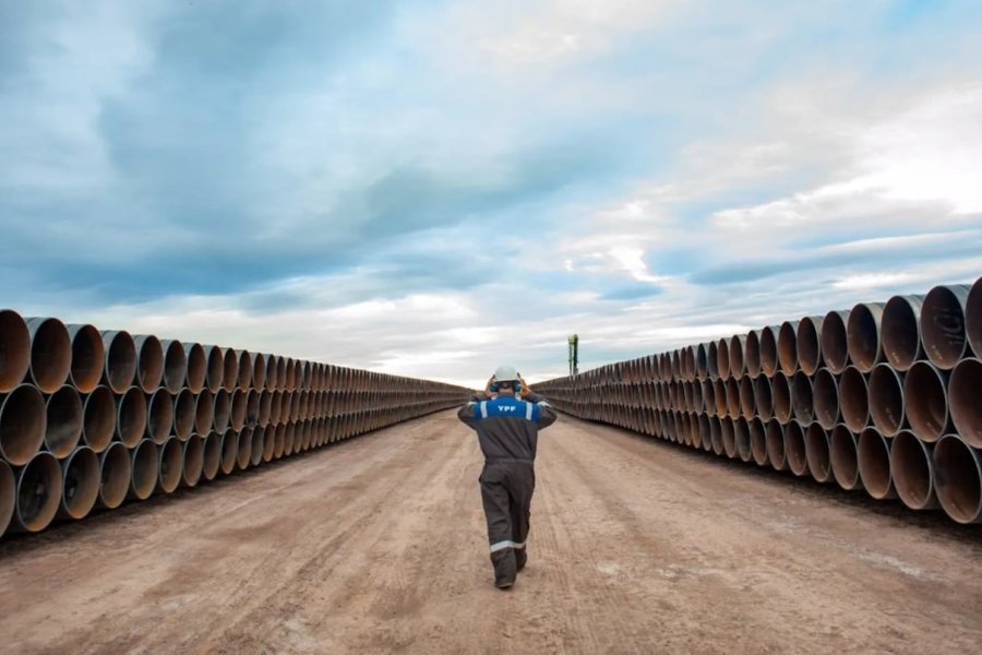 YPF confirmó el proyecto de GNL en Río Negro a pesar de las dudas de la megainversión de Petronas