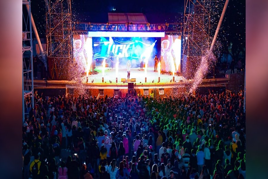 Gran celebración esta tarde con el Festival Día de la Primavera en Plaza Añoranzas