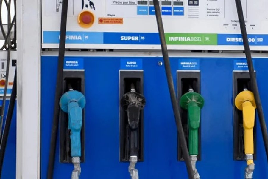 El combustible baja un 3% en la Argentina por la caída internacional del petróleo