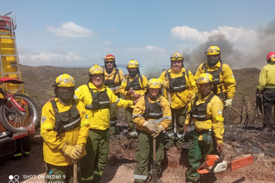 Brigadistas santiagueños se suman a la lucha contra el incendio en Córdoba