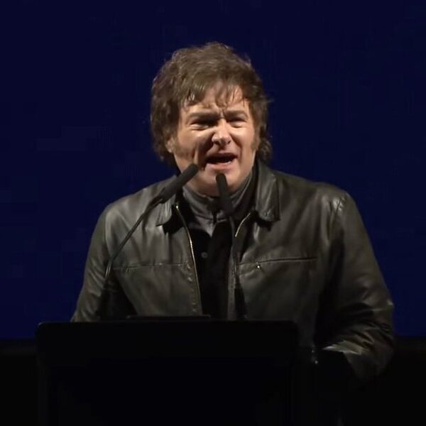 El presidente niega la realidad y asegura que «la pobreza ha empezado a caer»