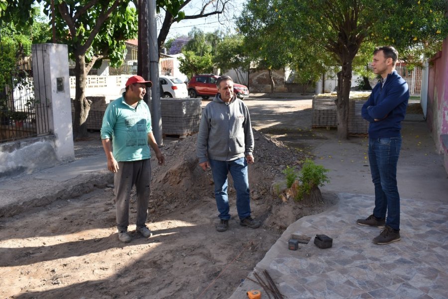 Iniciaron obras para mejorar la salida del agua de lluvia en distintos sectores de la ciudad