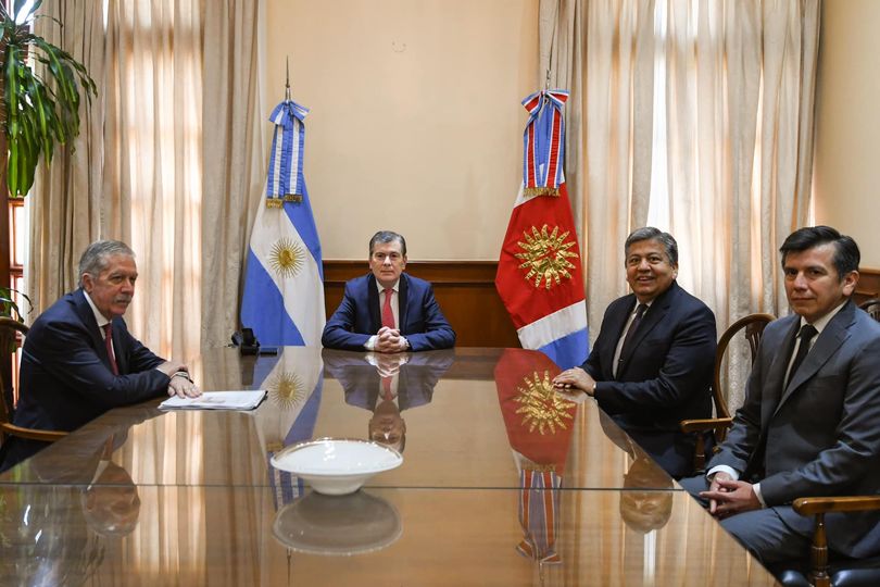 El gobernador Gerardo Zamora recibió al rector de la UNSE y al decano de la Facultad de Humanidades