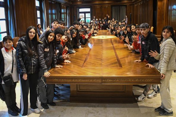 Estudiantes del Puestito de San Antonio y Loreto visitaron Casa de Gobierno