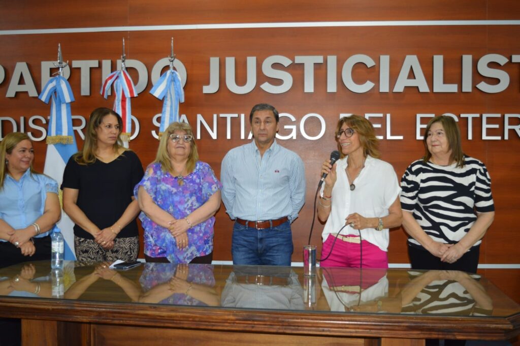 El Personismo Santiagueño rindió homenaje a las madres en la sede del PJ