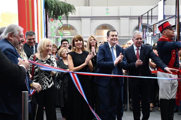 El gobernador Gerardo Zamora dejó oficialmente inaugurada la 14° Feria del Libro