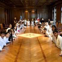 Alumnos de la ciudad Capital visitaron Casa de Gobierno