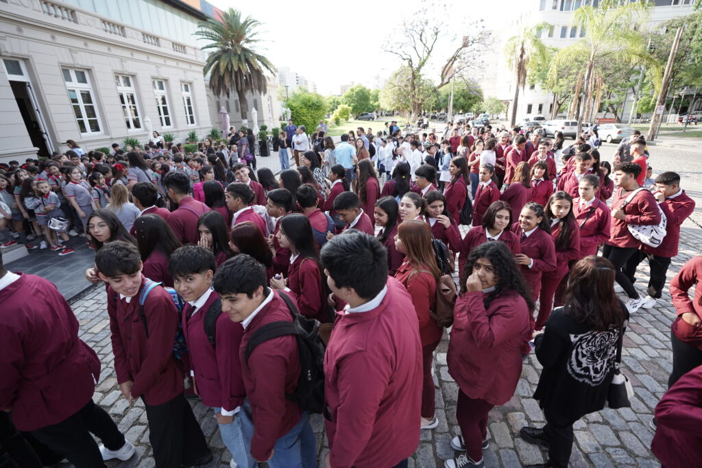 Masiva concurrencia en el 1° día de la Feria del Libro