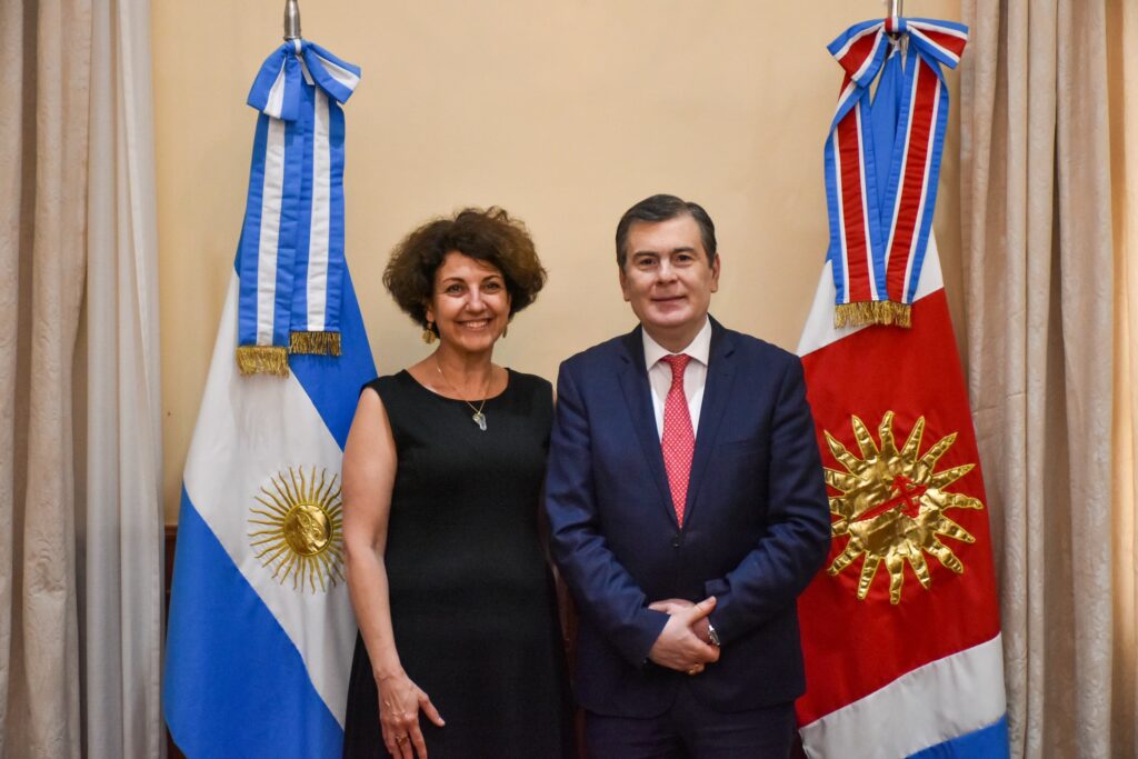 El gobernador recibió la visita de la agregada de cooperación universitaria del Institut Français d’Argentine