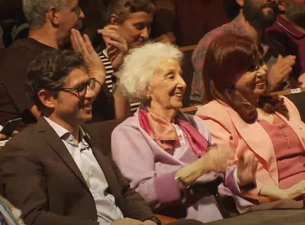 VIVO: Cristina Kirchner y Axel Kicillof en el Teatro Argentino de La Plata