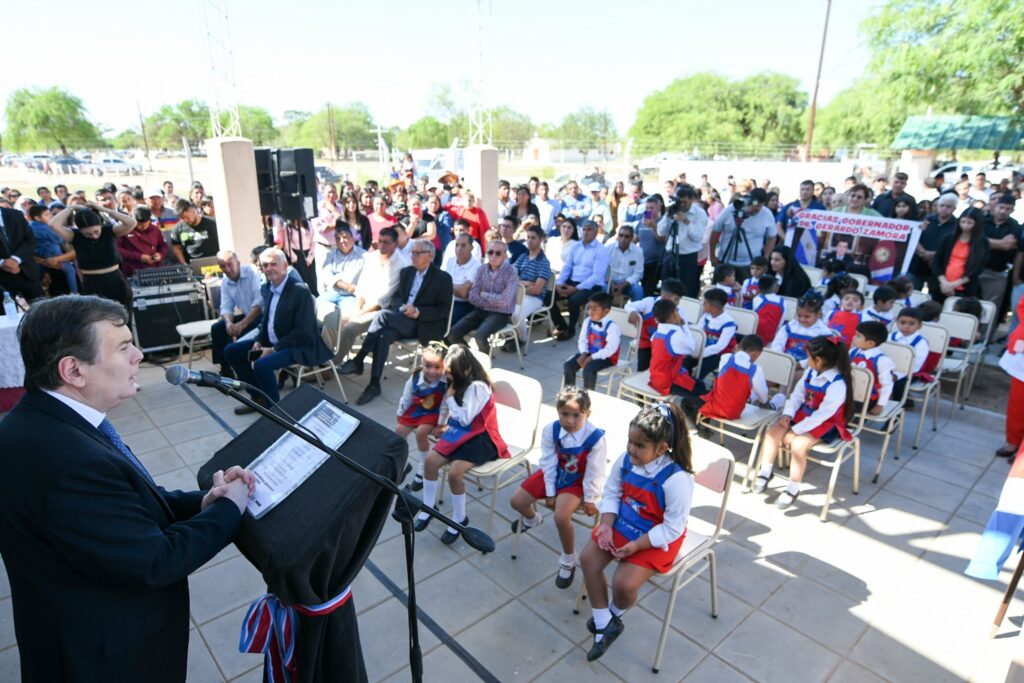 El gobernador Zamora inauguró dos jardines de infantes y obras en una escuela de Pellegrini