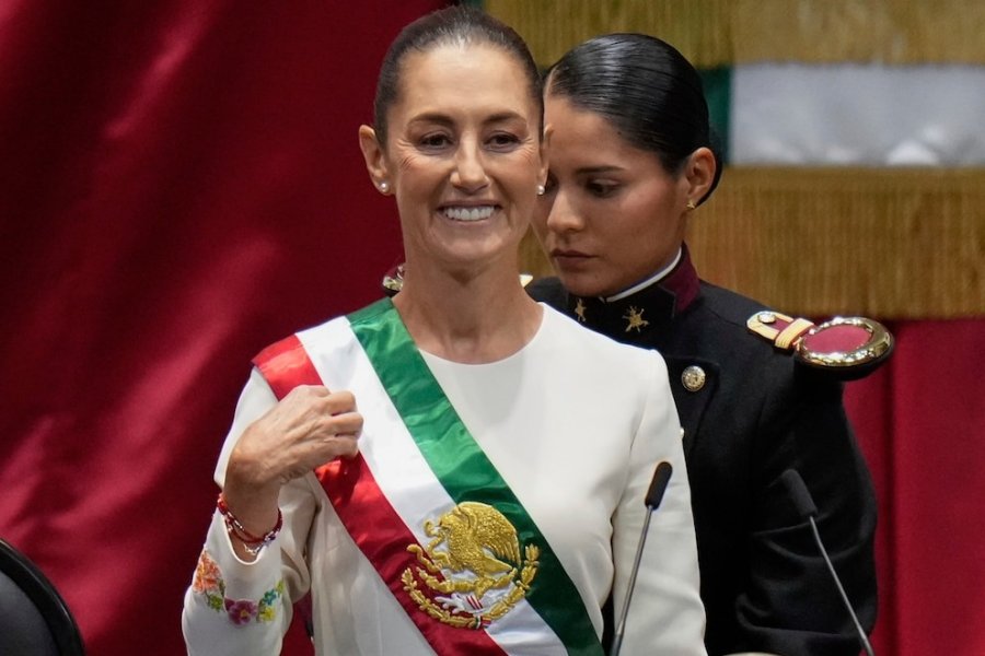 Claudia Sheinbaum asumió como primera presidenta en 200 años de historia independiente de México