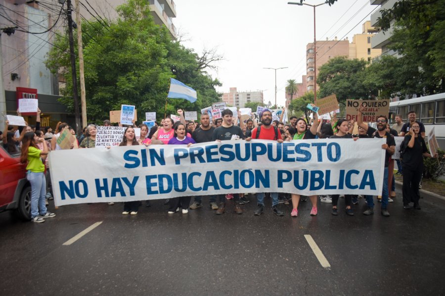 Marcha en defensa de la universidad pública