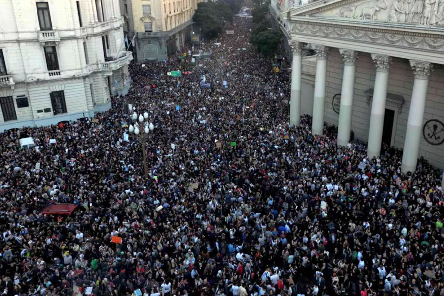 La UBA negó que la marcha sea partidaria y advirtió: «Habrá movilizaciones en todo el país»