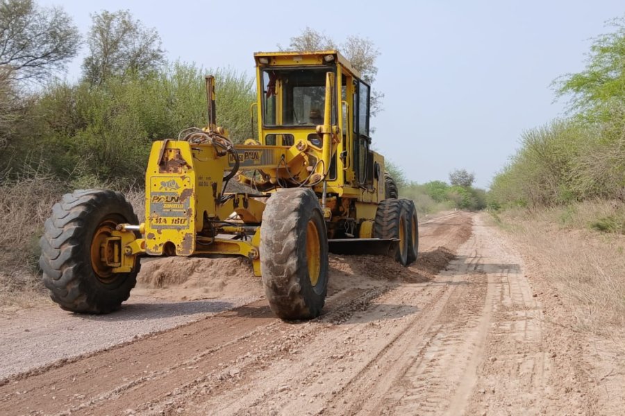 Se realizó reparación y mantenimiento en el camino que une Garza con el paraje San José