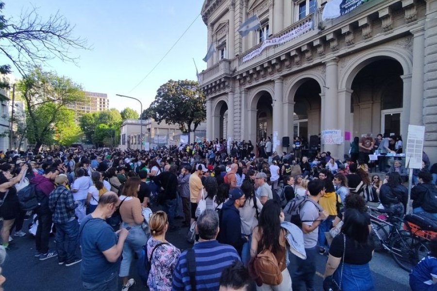 Gran repudio del arco político a la decisión del Gobierno de cerrar el Hospital Laura Bonaparte