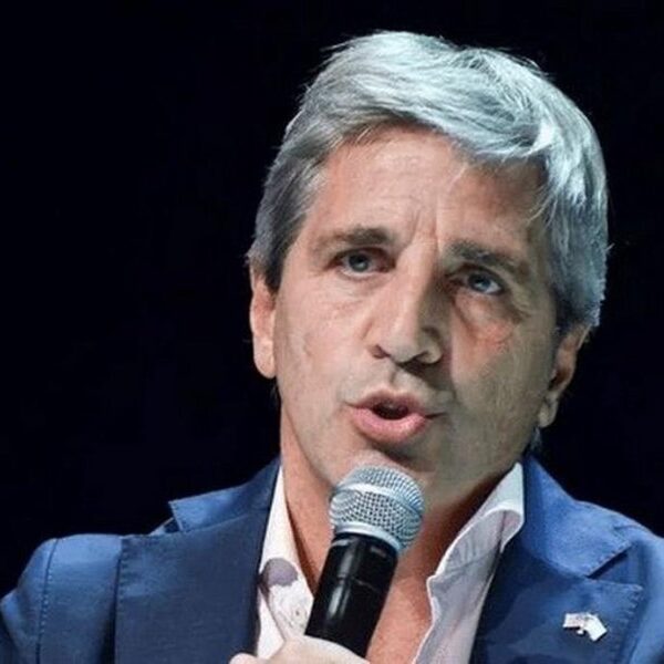 Caputo advirtió que cerrarán sucursales del Banco Nación en municipios que suban las tasas municipales