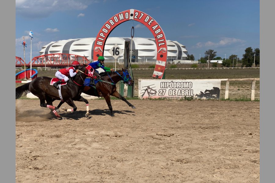 Verdugo se adjudicó uno de los clásicos ante Román The Mad, en una carrera vibrante