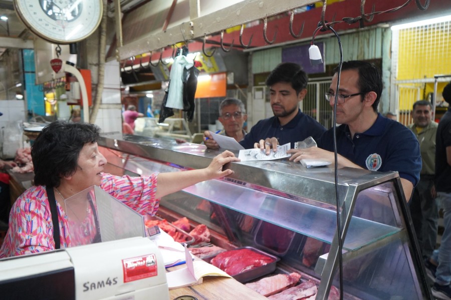 Rentas Municipal realizó un recorrido informativo en el Mercado Unión