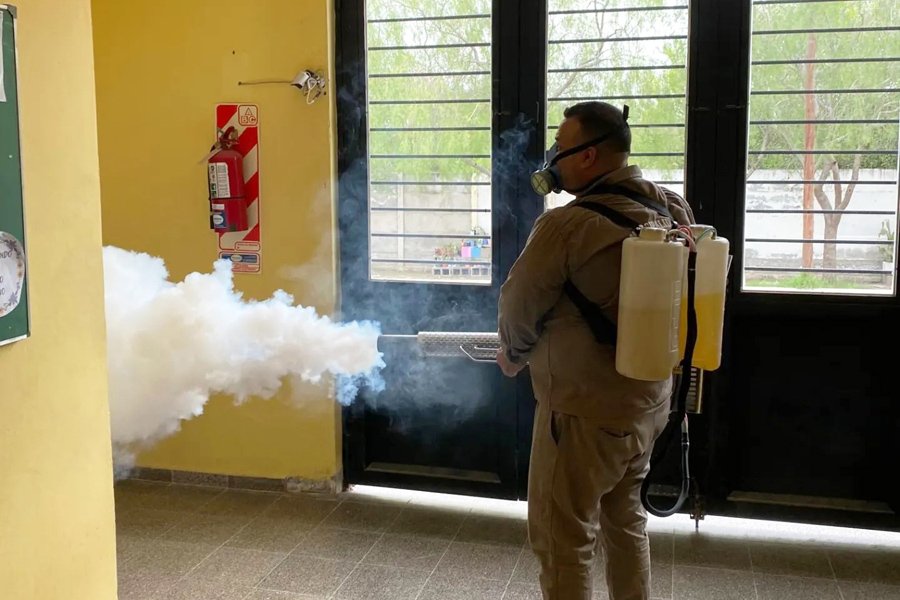 Intensifican la lucha contra el dengue con operativos de descacharreo