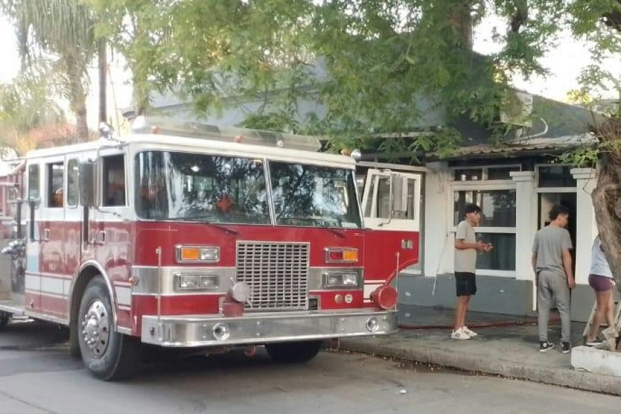 Una parrillada se incendió y dejó grandes daños materiales