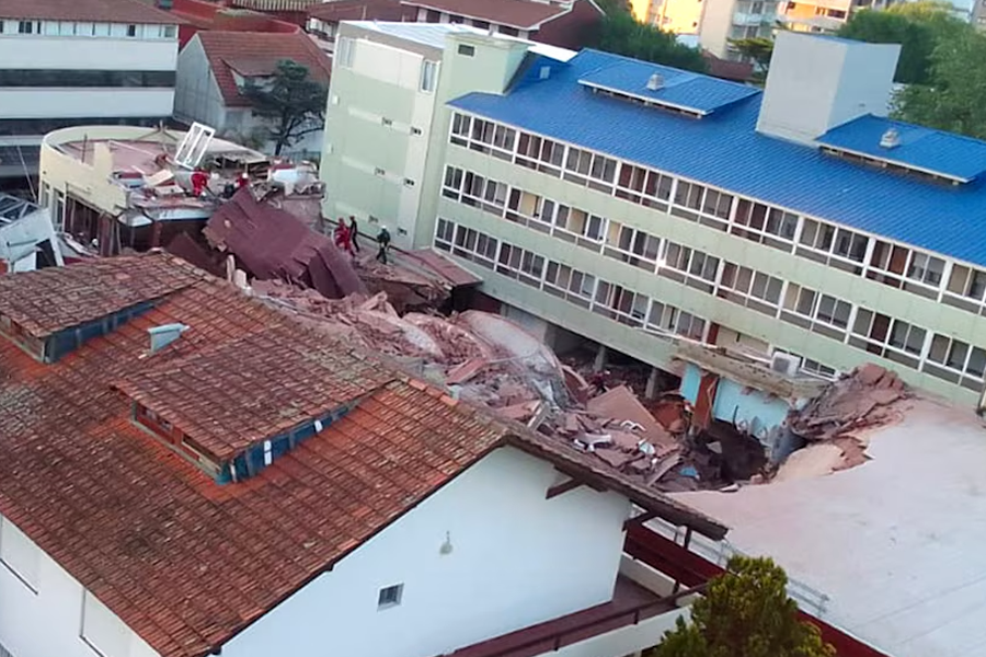 Derrumbe del hotel: Hallan muerto a un jubilado y hay cerca de 15 personas atrapadas