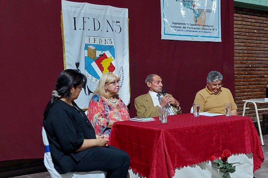 Se efectuó el encuentro por quincuagésimo aniversario del profesorado de Loreto