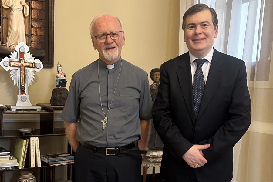 Zamora se reunió con Monseñor Bokalic antes de su ordenamiento como Cardenal