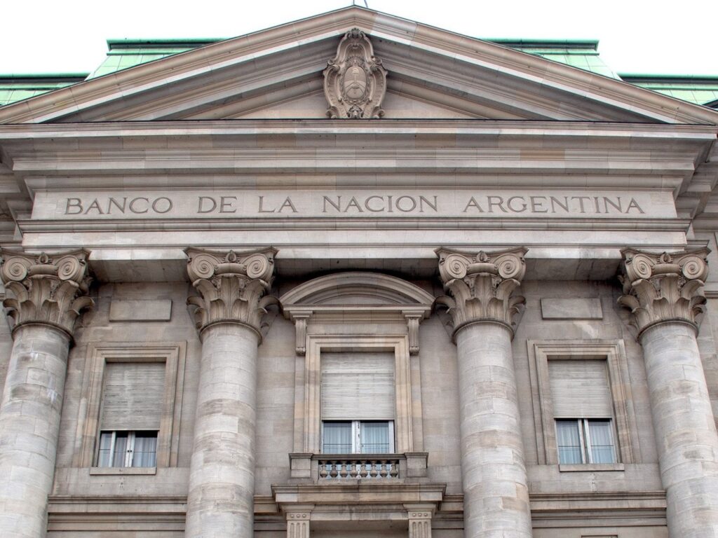 La justicia falló a favor del Banco Nación por el aumento de tasas municipales de Julio Alak el intendente de La Plata