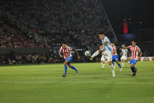 Argentina perdió ante Paraguay 2 a 1