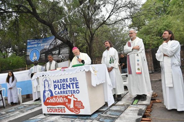 Realizaron la bendición de casas construidas por el Hogar de Cristo en La Banda