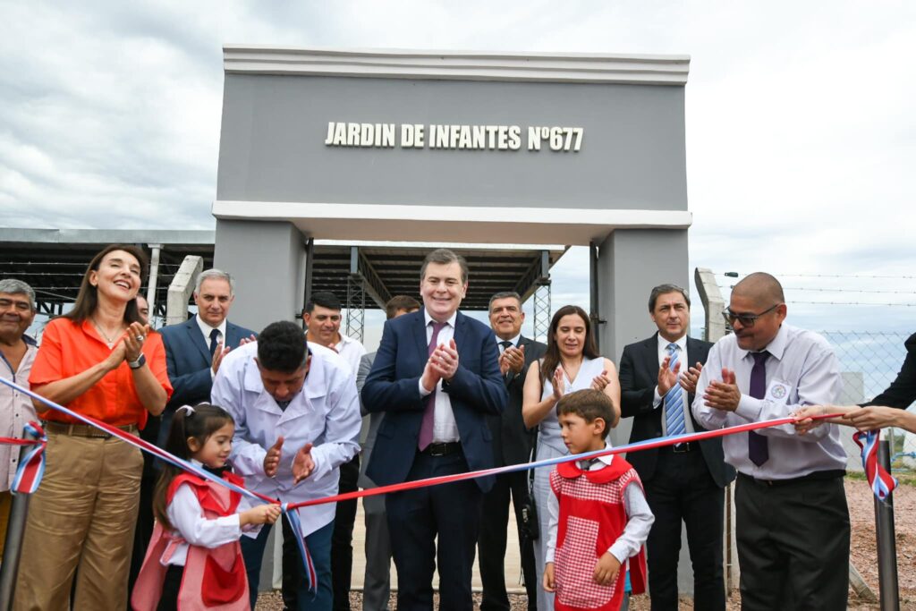 El gobernador Zamora inauguró importantes obras y entregó viviendas sociales en Pozo del Toba