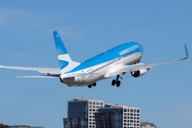 Aerolíneas Argentinas suspendió las negociaciones salariales en respuesta a medidas de fuerza gremiales