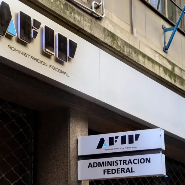 La recaudación tributaria de octubre ascendió a $ 12,7 billones, con una suba del 186.% internual