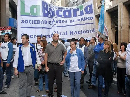 Paritarias: bancarios firmaron un aumento del 2,7% para octubre